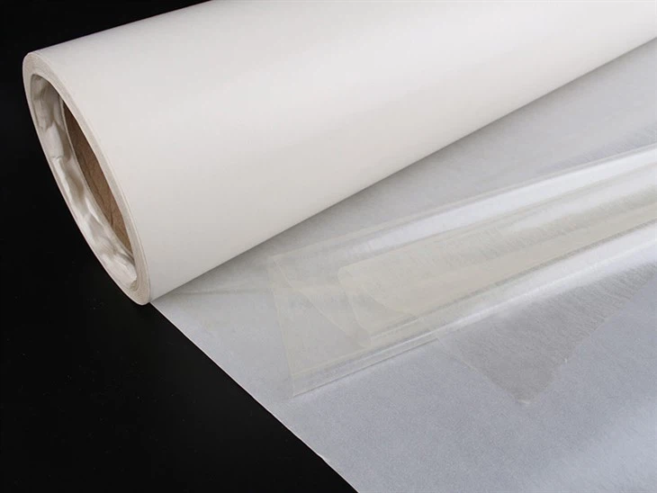 Powerful hot melt adhesive film for textile fabric